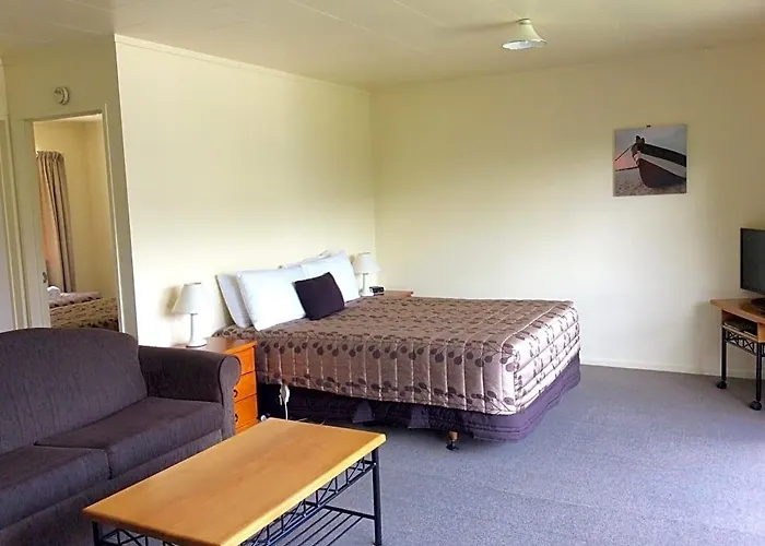 Heights Motel 4*