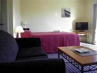 Heights Motel 4*