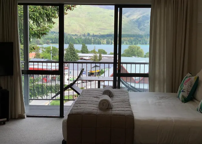 Heights Motel 4*